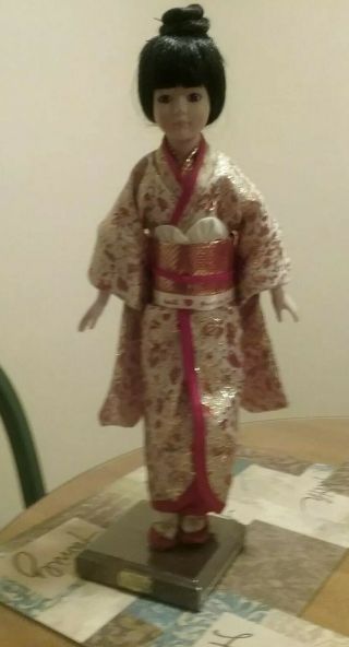 Rare Vintage Collectors Kimono Asian Japanese Porcelain Doll Wood Stand
