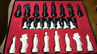 Vintage 1970 E.  S.  Lowe Renaissance Chessmen Chess Set No.  833 King Is 4 3/4 "