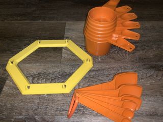 Tupperware Vtg Measuring Cups Spoons Full Set Harvest Orange Wall Holder 761