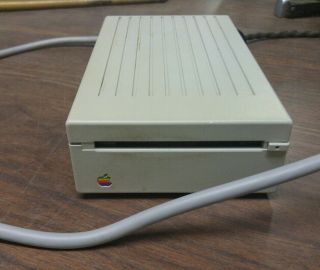 Apple Macintosh 3.  5 External Drive Model A9m0106 - Powers On