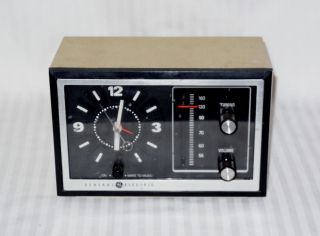 Vintage General Electric Am Radio Alarm Clock Model 7 - 4725a Retro