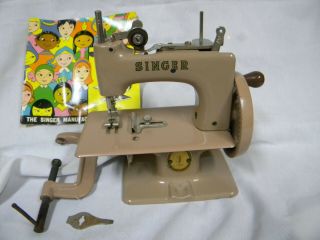Vintage 1950 ' s Singer 20 Sewing Machine Book NO Box 2