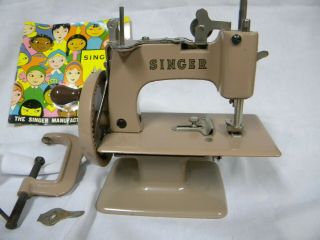 Vintage 1950 ' s Singer 20 Sewing Machine Book NO Box 3
