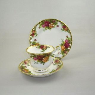 Vintage Royal Albert China Trio Old Country Roses