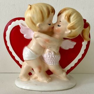 Vintage 1950 Lefton Ceramic Valentine Heart Boy Girl Hugging Flower Vase Planter