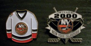 2 pc York Islanders 2000 Year NHL Hockey Lapel Pin Pre - owned. 2