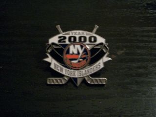 2 pc York Islanders 2000 Year NHL Hockey Lapel Pin Pre - owned. 3