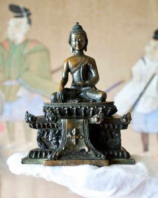 Chinese Antique Himalayan Gilt Inlay Bronze Figure Of Buddha (shakyamuni)