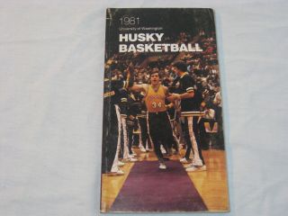 1981 - 82 Basketball Program From Washington University,  Huskies.  Da6015