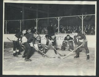 Artificial Ice 1930 York Coliseum Action Shot Vintage Nhl Hockey Press Photo