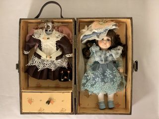 Cracker Barrel Vintage Victorian Porcelain Doll 9 " Brunette In Case With Outfits