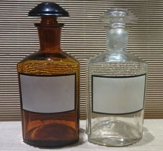 Set Of 2 Vintage Glass Apothecary Pharmacy Bottles W/stoppers X250 Ml