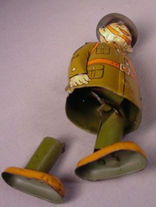 Vintage WW I Tin Toy Doughboy Wind Up US Army Soldier Chein 1940 ' s antique 2