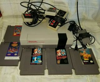 Vintage 1985 Nintendo Game System Mario Brothers Games 3 Controllers