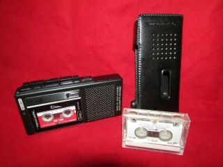 Realistic Micro - 26 Voice Actuated Microcassette Recorder W/ Case Vintage 14 - 1043