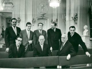 Vintage Photograph Of Nobel Prize,  1965 - Nobel Laureates Gathered In The Swedis