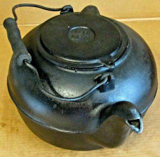 Rare Antique S.  M.  Co.  Cast Iron Tea Pot Water Kettle Footed 8 Swivel Lid