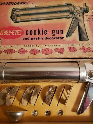 Vtg Wear Ever 3365 Cookie Gun Press,  Pastry Decorator Euc