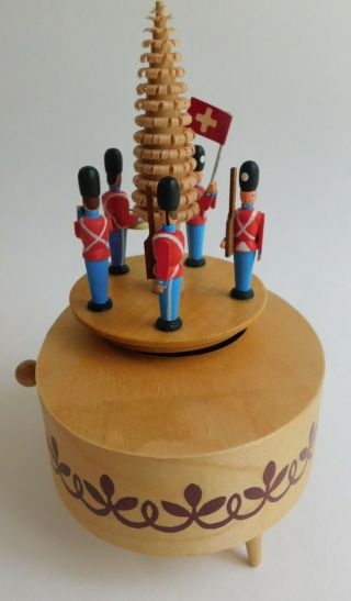 Vintage Thorens Wood Animated Music Box Palace Guards Playing Edelweiss Swiss