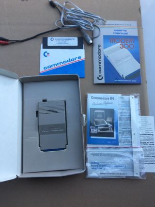 Commodore 64 / 128 / VIC - 20 Modem 300 with manuals and Software 2