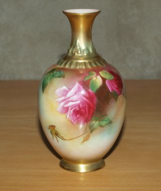 Antique Royal Worcester Ivory Blush Vase,  Hand Painted Roses No.  286,  Dated 1909