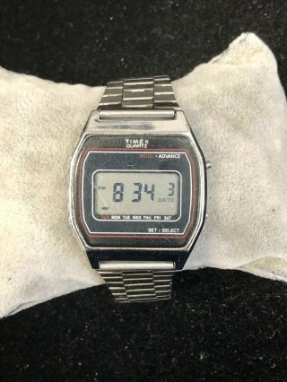 Men ' s Vintage Timex Digital LCD Silver Tone Watch Battery 2