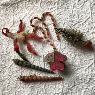 Vtg Antique Christmas Tree Ornament Santa Pipe Cleaner Chenille Candy Cane Q315f