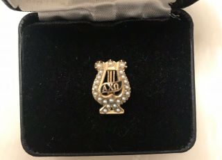Vintage 10k Gold Alpha Chi Omega 1943 Pearl Lyre Greek Sorority Fraternity Pin