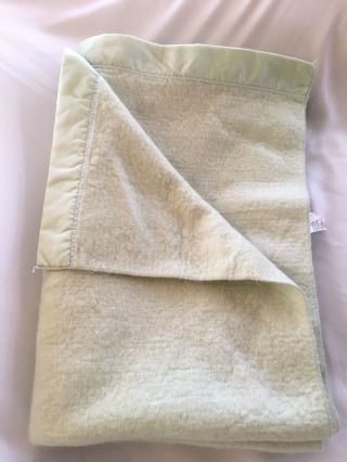 Vtg Chatham Blanket Soft Green Acrylic 62”x 92” Twin Satin Nylon Trim Soft Cozy