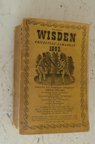 Vintage Book 1962 Wisden Cricketers Almanack Cloth Cover 99th Edition Cricket
