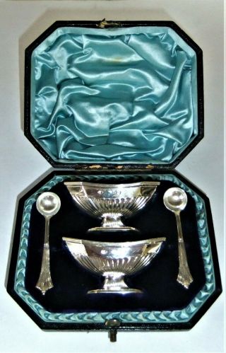Lovely Victorian Boxed Pair Silver Salts & Spoons.  London.  1893