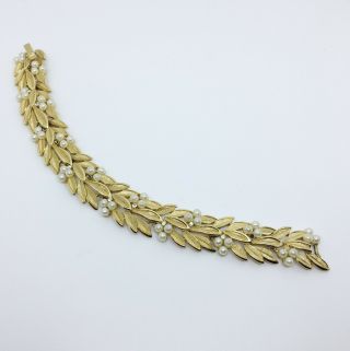 Vtg Signed Crown Trifari Faux Pearl Gold Tone Leaf Bracelet
