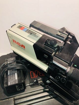 Vintage 80’s RCA CMR300 Auto Focus VHS Video Camcorder W/ RCA Accessories & Case 2