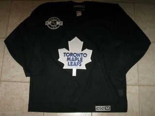Vintage Toronto Maple Leafs Off.  Lic.  Ccm Practice Jersey,  Size Men 