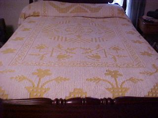 Vintage Chenille Bedspread White On Gold Twin