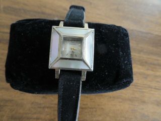 Swiss Made Vintage Wind Up Pedre 17 Jewels Ladies Watch