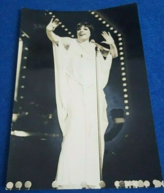Vintage Press Photo Liza Minnelli Sings For Queen Of England 1972