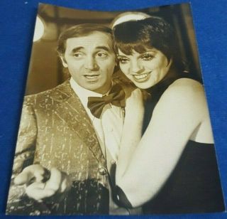 Vintage Press Photo Liza Minnelli And Charles Aznavour At Royal Theatre London