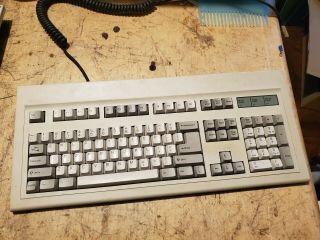 Vintage Btc Btc - 5339 Xt & At Computer Keyboard Spring Keys