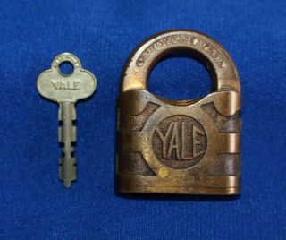 Vintage Y&t Yale & Towne Stamford,  Conn.  Solid Brass Padlock W/key