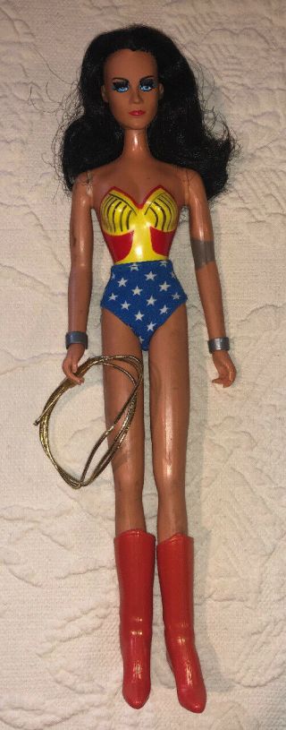 Vtg 1976 Dc Comics Wonder Woman Doll Lynda Carter Boots Shorts Wristband Rope