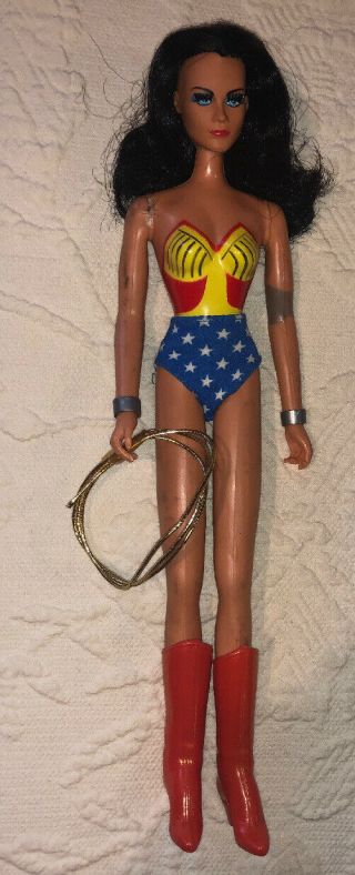 Vtg 1976 DC Comics Wonder Woman Doll Lynda Carter Boots Shorts Wristband Rope 2