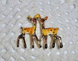 Vintage Enamel Deer Doe Duo Christmas Brooch Pin Holiday Reindeer C73
