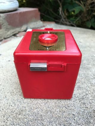 Vintage 1950s Red Bakelite Sabre 620 Box Camera 2