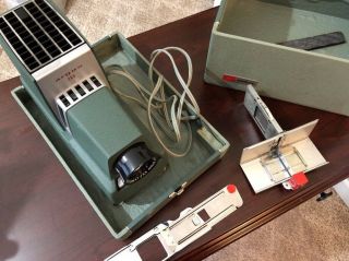 Vintage Argus 300 Electronic Sage Green Slide Projector Viewer W/ Case Model Iii