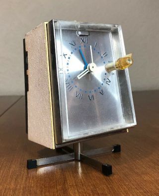 SPACE AGE Mid Century 60’s Zenith Desktop Clock Radio Vintage Space Age Jetson 2