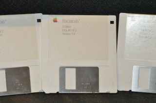 Apple Macintosh System 5 Installation Floppy Disks originals ship world wide. 2