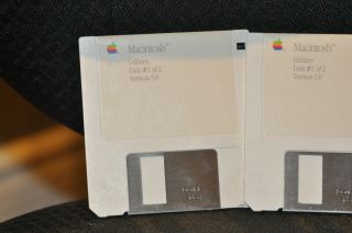 Apple Macintosh System 5 Installation Floppy Disks originals ship world wide. 3