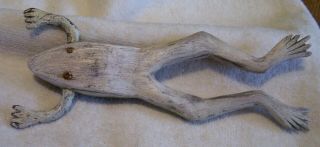 FROG WOOD ICE SPEARING DECOY UNKNOWN CARVER DETAIL WORK 6 
