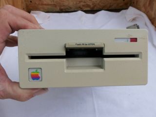 Apple 2e 5.  25 External Floppy Drive Later Generation In